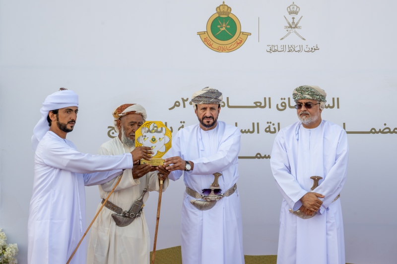 الهجانة السلطانية تختتم منافسات السباق العام 2025 للهجن بالفليج